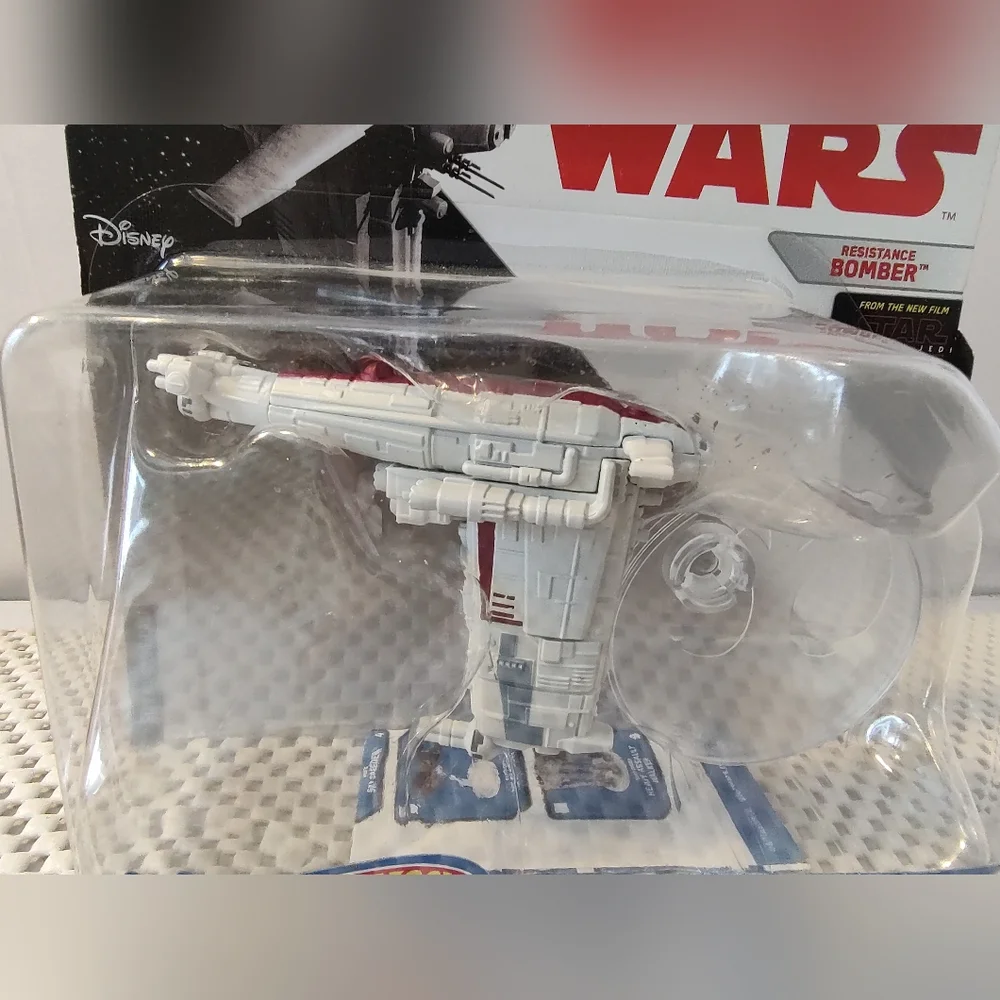 Hot Wheels Starships Resistance Bomber Star Wars Die-Cast NWT The Last Jedi